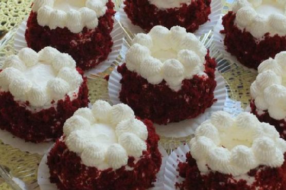 Red Velvet Baby Cakes