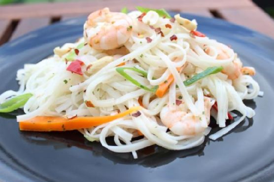 Rice noodle salad with sesame oil dressing Rice noodle salad with sesame oil dressing