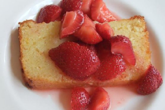 Ricotta Orange Pound Cake With Amaretto Strawberries Ricotta Orange Pound Cake With Amaretto Strawberries