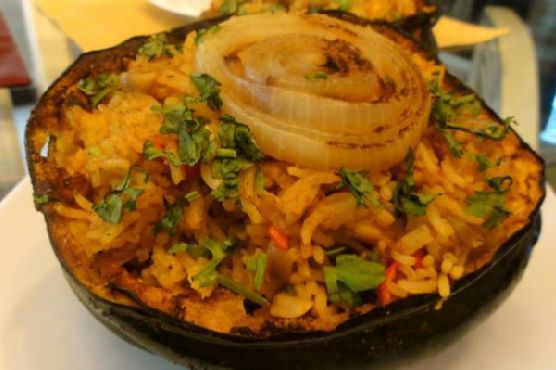 Roasted Acorn Squash Stuffed with spicy Biryani (Veg/vegan) Roasted Acorn Squash Stuffed with spicy Biryani (Veg/vegan)