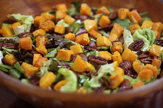 Roasted Butternut Squash, Pecan, Bacon, Mix Green & Baby Spinach Salad With Maple Syrup Vinaigrette