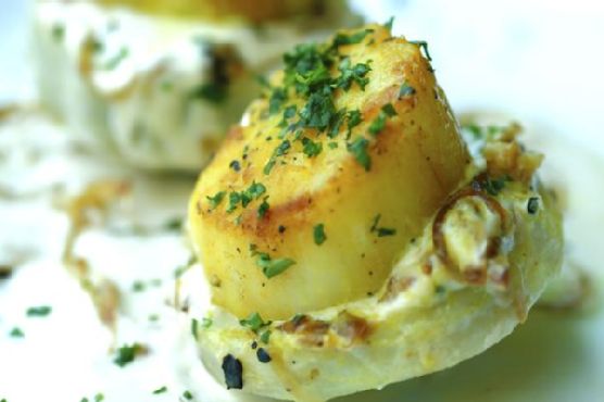 Scallops On Artichoke Bottoms In Tahini Sauce