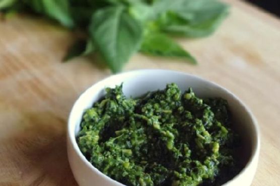 Skinny Kale Basil Pesto Skinny Kale Basil Pesto