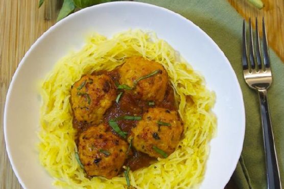 Spaghetti squash and meatballs Spaghetti squash and meatballs