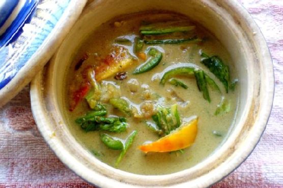 Spicy Coconut Curry With Peppers, Pak Choi and Tomatoes Spicy Coconut Curry With Peppers, Pak Choi and Tomatoes