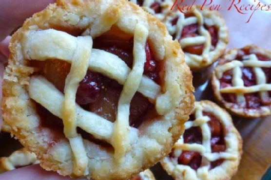 Strawberry-pineapple tartlets Strawberry-pineapple tartlets