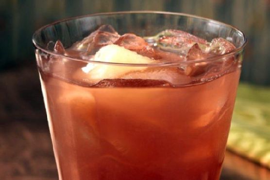 The Pearhattan Cocktail