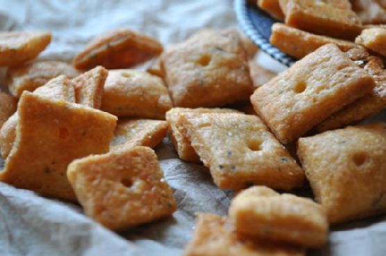 Thyme and Black Pepper Cheez-Its Thyme and Black Pepper Cheez-Its