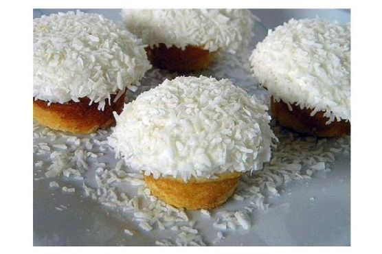Vanilla Coconut Snowball Cupcakes Vanilla Coconut Snowball Cupcakes