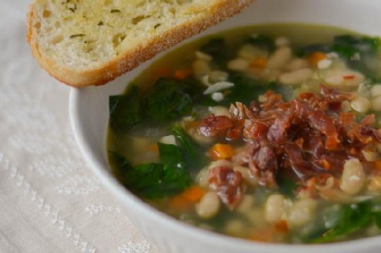 White Bean and Garlic Soup with Spinach and Crispy Prosciutto and Rosemary-Garlic Toasts White Bean and Garlic Soup with Spinach and Crispy Prosciutto and Rosemary-Garlic Toasts