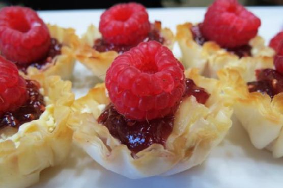 White Chocolate Raspberry Brie Cups White Chocolate Raspberry Brie Cups