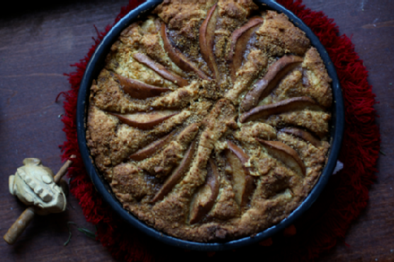 Winter Spiced Pear Cake (Gluten Free!) Winter Spiced Pear Cake (Gluten Free!)