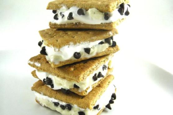 You’ll Flip for These Skinny Frozen S’mores, No Campfire Needed You’ll Flip for These Skinny Frozen S’mores, No Campfire Needed