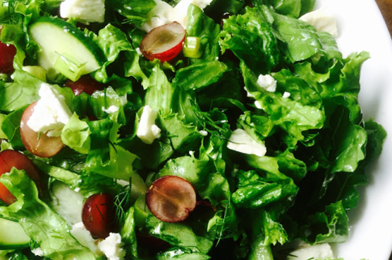 Greek Spring Salad: Prasini Salata