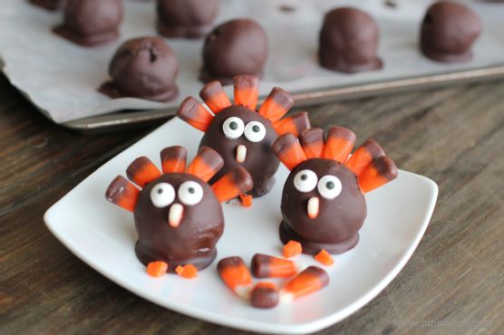 How to Make OREO Turkeys for Thanksgiving How to Make OREO Turkeys for Thanksgiving