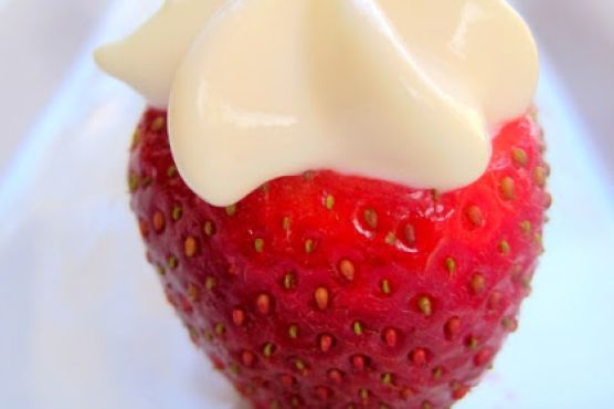 Cannoli Cream-Filled Strawberries Cannoli Cream-Filled Strawberries