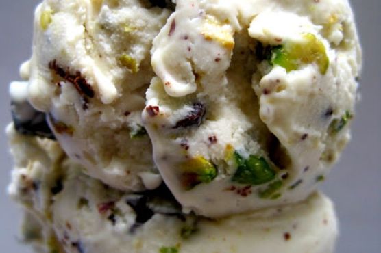 Cannoli Ice Cream w. Pistachios & Dark Chocolate Cannoli Ice Cream w. Pistachios & Dark Chocolate