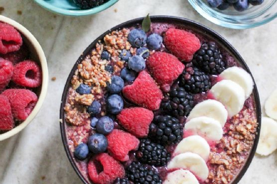 Blackberry Granola Smoothie Bowl