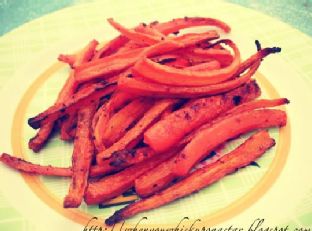 Baked Sweet Chili Carrot Fries