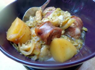 Cabbage and sausages in beer