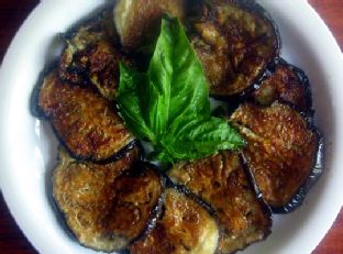 Easy and Addictive Eggplant "Chips