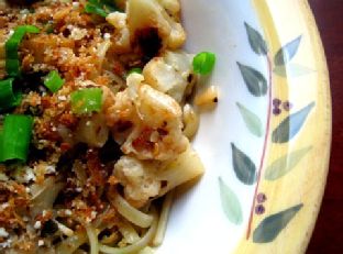 Pasta with Garlic, Scallions, Cauliflower & Breadcrumbs